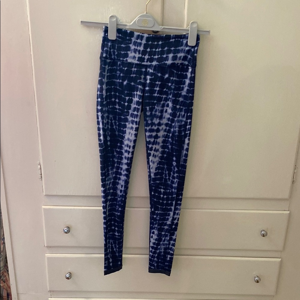 Tie Dye Reversible Leggings Size Small